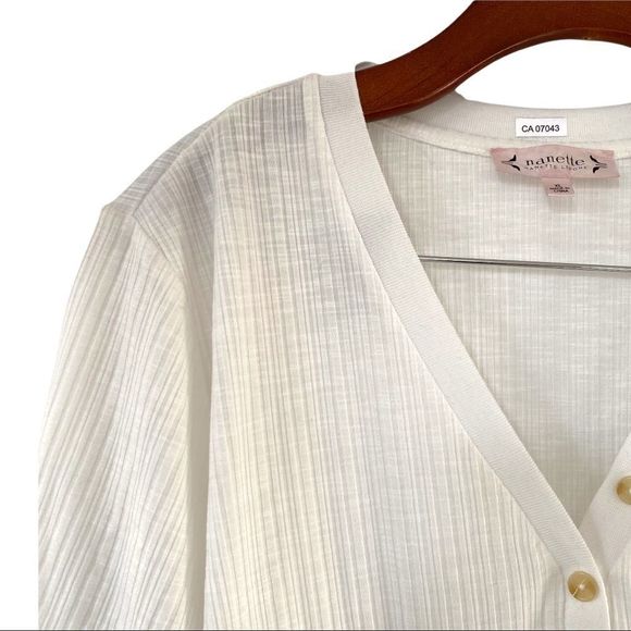 NWT Nanette Lepore Solid V-Neck Short Sleeve Henley top button neck detail white - Picture 4 of 6
